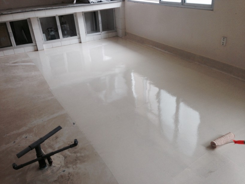 Thi công sơn epoxy KCC hệ lăn ru lô